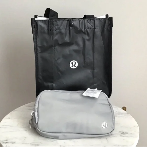 Lululemon Everywhere Belt Bag New With Tag